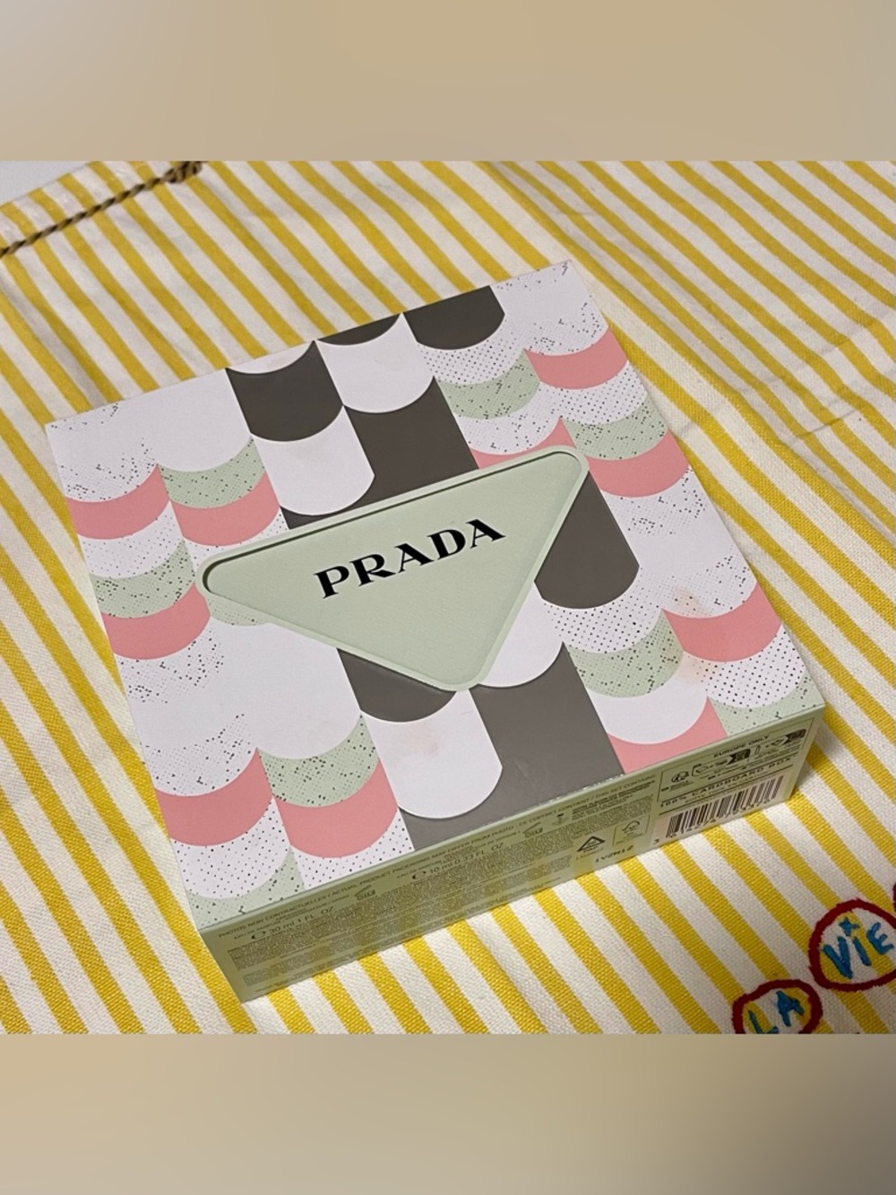 Prada 💝🤩, a beautiful gift
Mini Paradoxe Eau de Parfum Perfume Gift Set 🎁 💝🌹